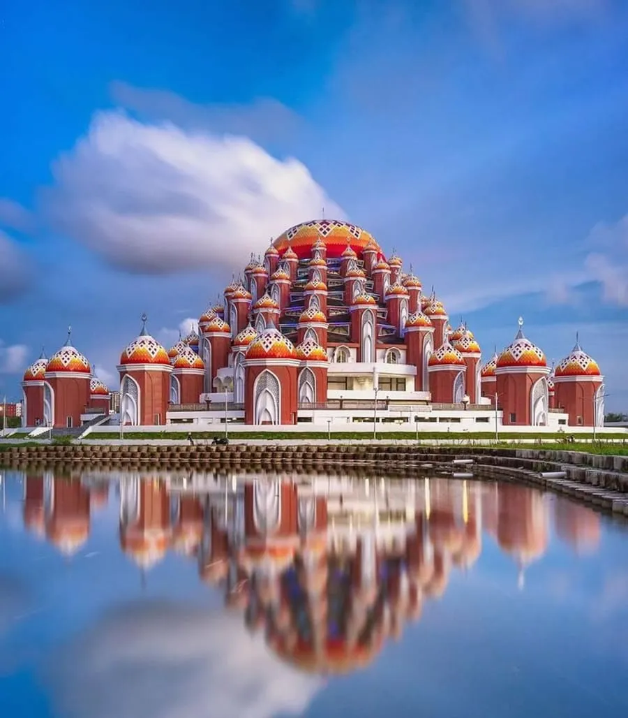 Masjid 99 Kubah di Kota Makassar Sulawesi Selatan